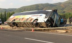 Diyarbakır otobüsü Bingöl’de devrildi: 3 kişi ağır yaralandı