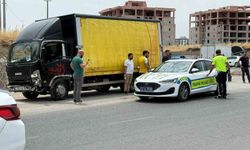 Diyarbakır’da kamyonet ve otomobil çarpıştı: 2 yaralı