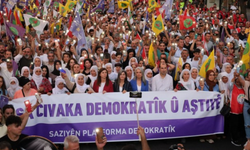 Diyarbakır’da “barış ve demokratik toplum yürüyüşü” gerçekleşti