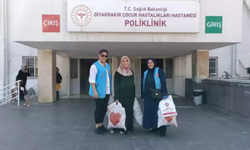 Diyarbakır’da yenidoğan bebeklere kıyafet desteği