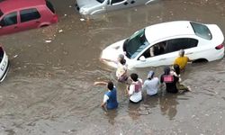 Denizli ve Şanlıurfa’da sağanak hayatı felç etti