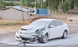 Van'ın Erciş ilçesinde trafik kazası: 3 yaralı