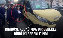 Hastaneye kontrole giden hamile kadın minibüste doğum yaptı