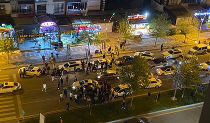 Diyarbakır’da trafik kazası: Araçlar çarpıştı, trafik durdu