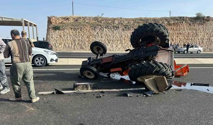 Mardin’de otomobil ile traktör çarpıştı: 3 yaralı