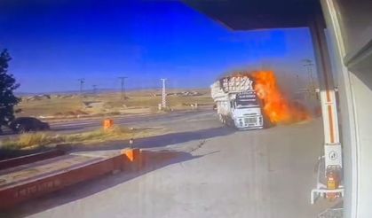 Diyarbakır’da yanan kamyon akaryakıt istasyonuna girdi