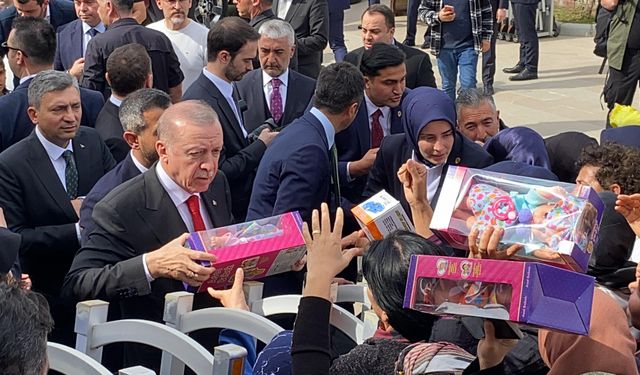 Cumhurbaşkanı Erdoğan, cuma namazını Antalya'da kıldı