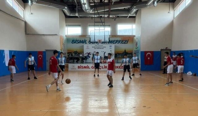 Diyarbakır'da gençler arası basketbol heyecanı