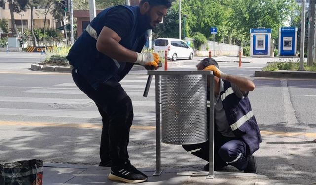 Diyarbakır Büyükşehir Belediyesi, temizliğe devam ediyor