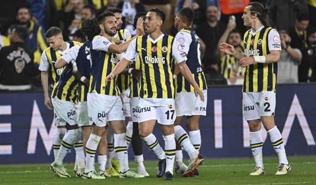 Fenerbahçe Beşiktaş'ı 2-1 ile geçti