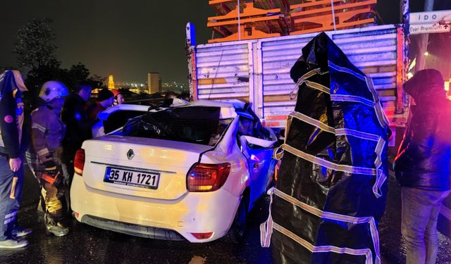 Feci kazada otomobil TIR'ın altına girdi: 1 kişi hayatını kaybetti