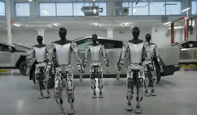 "Sala bê Tesla dê robotên wekî mirovan bi kar bîne"