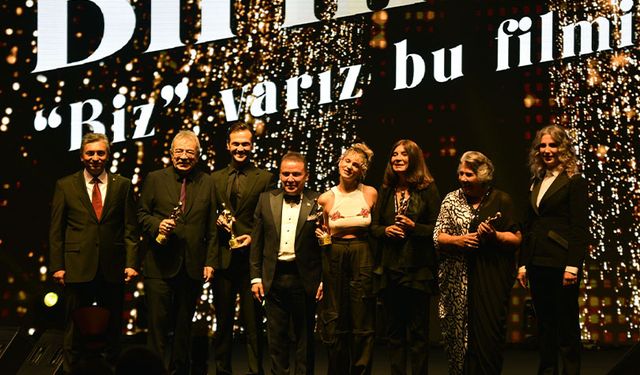 Altın Portakal Film Festivali açılış töreniyle başladı: Kadın cinayetlerine vurgu yapıldı