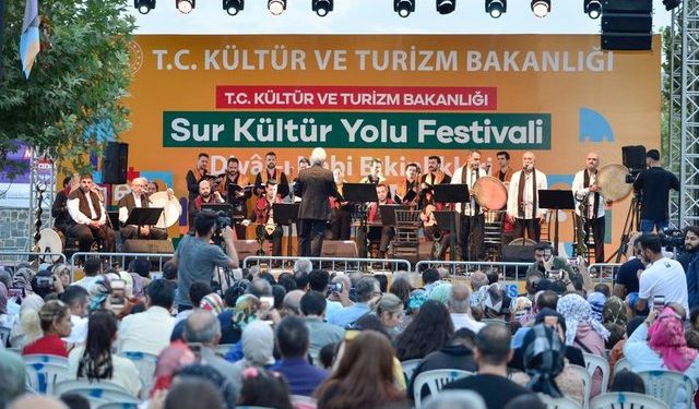 Diyarbakır Sur Kültür Yolu Festivali 12-20 Ekim'de: Peki hangi sanatçılar konser verecek?