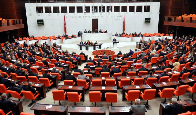 Mecliste oturma düzeni değişiyor: MHP ve DEM Parti yan yana oturacak