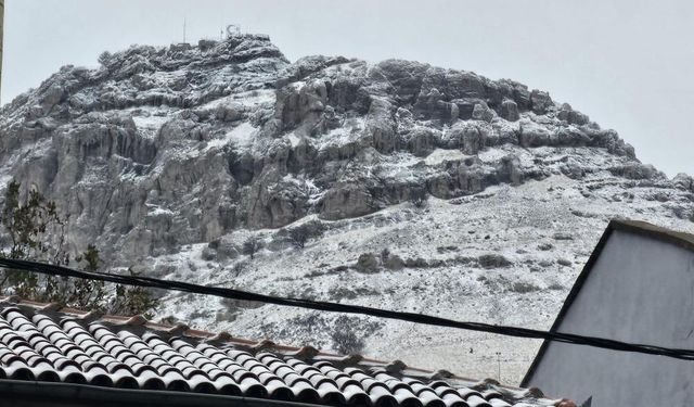 Diyarbakır’da mevsimin ilk karı düştü!