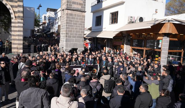 Diyarbakır'da Tahir Elçi anısına 9. yıl etkinliği: Sokağa adı verildi