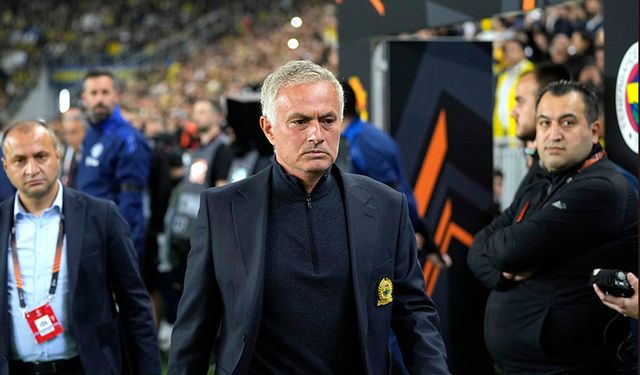 Mourinho’ya 1 maç men cezası verildi