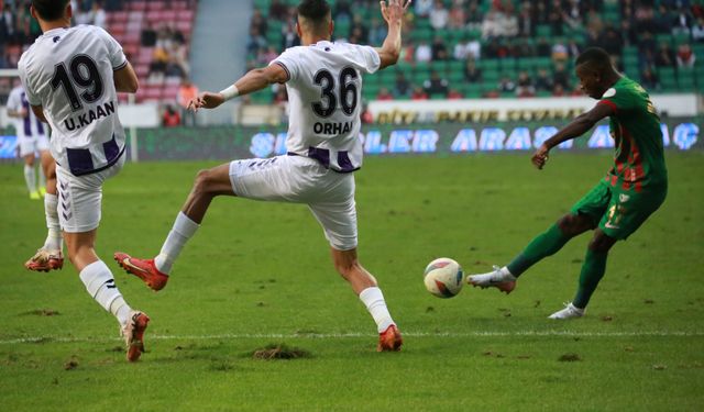 Amedspor’un gol arayışları sonuç vermedi, ilk yarı 0-0