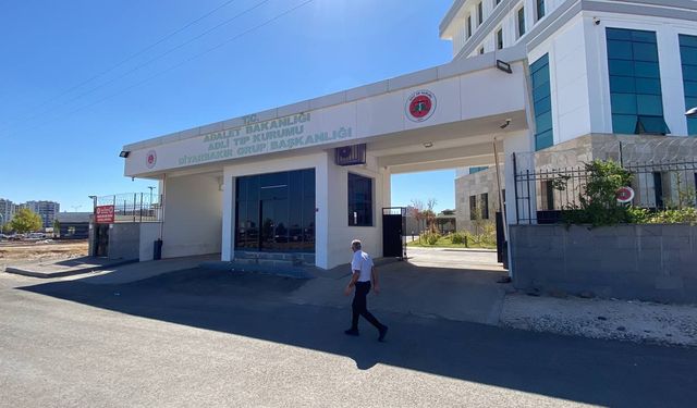 Diyarbakır’da bir genç önce annesini kalbinden vurdu sonra polise teslim oldu