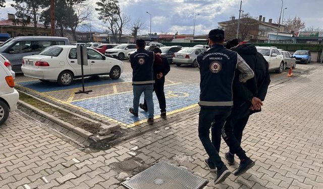 Kalkan-35 operasyonuyla yüzlerce göçmen yakalandı