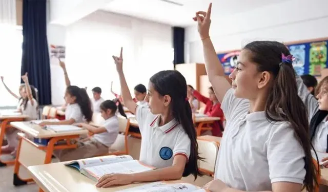 Okul kıyafetleriyle ilgili yeni yönetmelik yayımlandı