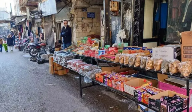 Suriye sokaklarında sağlık tehlikesi: Sertifikasız gıda ürünleri yayılıyor