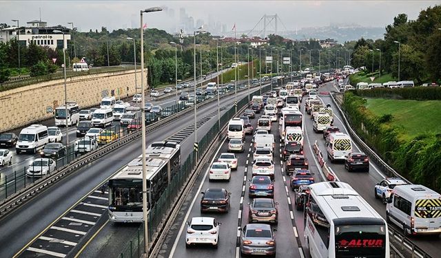 Trafik güvenliğinde sert adımlar: Ehliyete el koyma yaptırımı yolda