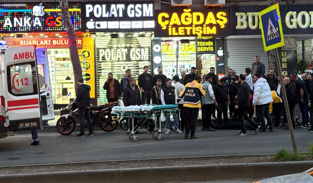 Diyarbakır’da iftar saatinde motosiklet kazası: Trafik durdu!