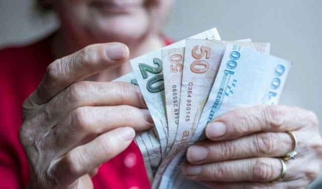 Emekliler bayram ikramiyesi için gözünü Meclis’e dikti