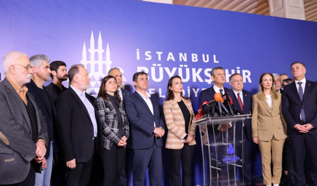 Serra Bucak ve Tülay Hatimoğulları’ndan İBB’ye dayanışma ziyareti
