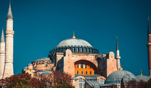 Tarihi caminin kapısını kıran sanığa 1 yıl 8 ay hapis cezası