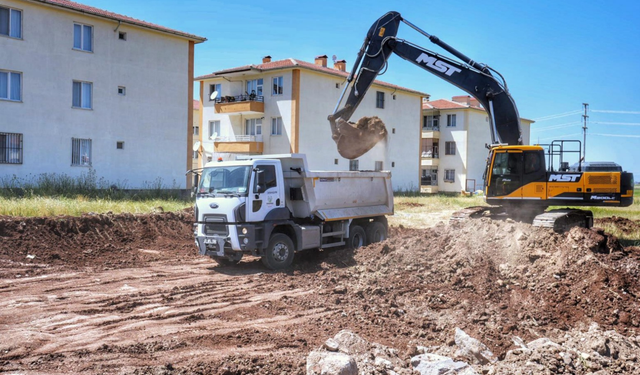 Diyarbakır Kayapınar’da afet konutlarına yol çalışması başladı