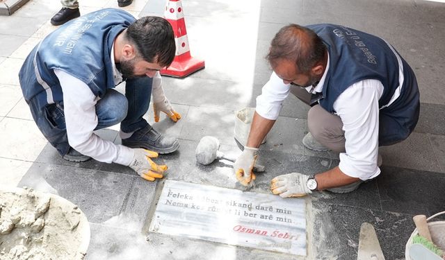 Diyarbakır’da Kürtçe beyitler kaldırıma yazıldı, tepkiler yükseldi