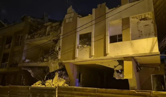 6 katlı apartman çöktü: Çevredeki binalara acil müdahale!
