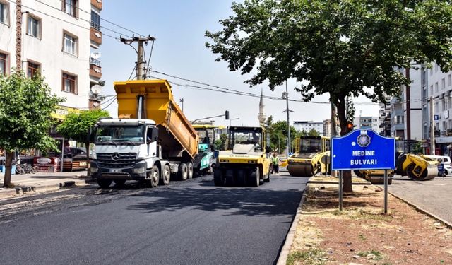 Diyarbakır’da Medine Bulvarı’nda asfalt çalışması başladı