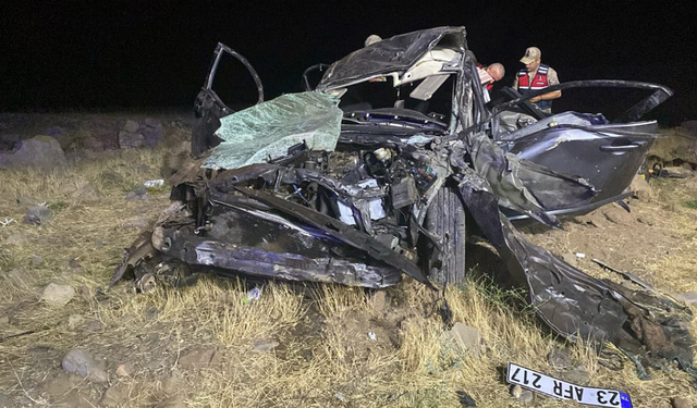 Elazığ-Bingöl yolunda kaza: Biri çocuk 2 kişi hayatını kaybetti