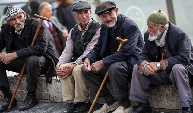 Çalışan emekli sayısı 2 milyonu geçti