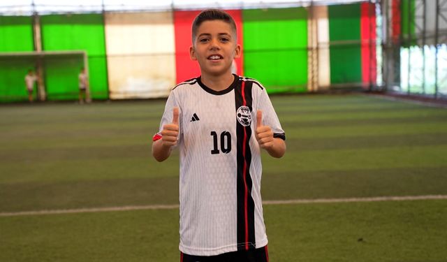 Diyarbakırlı minik Arda Avrupa yolunda: Ajax kampına davet edildi