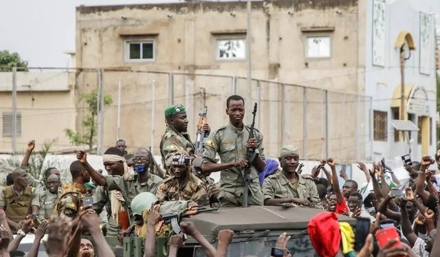 Mali'de darbe girişimi engellendi
