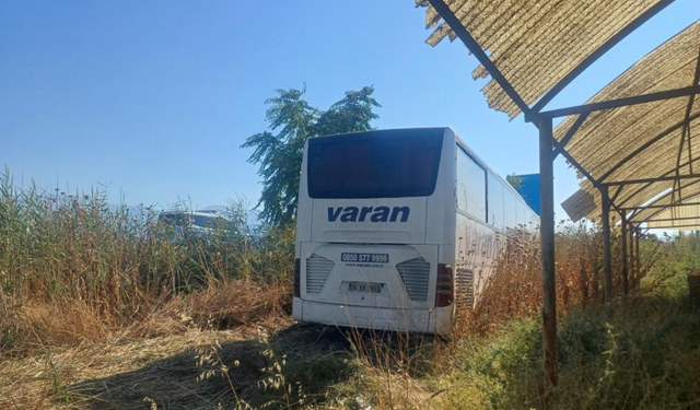 Manisa’da yolcu otobüsü yoldan çıktı, 3 kişi yaralandı