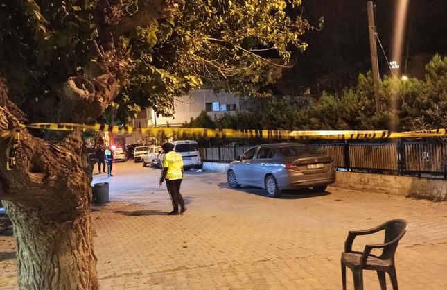 İzmir’de polis ekiplerine silahlı saldırı: 3 yaralı