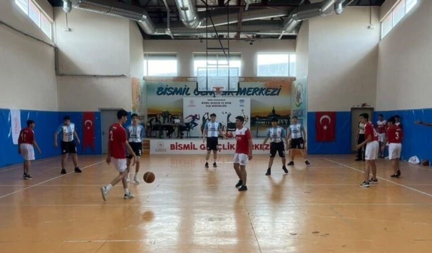 Diyarbakır'da gençler arası basketbol heyecanı