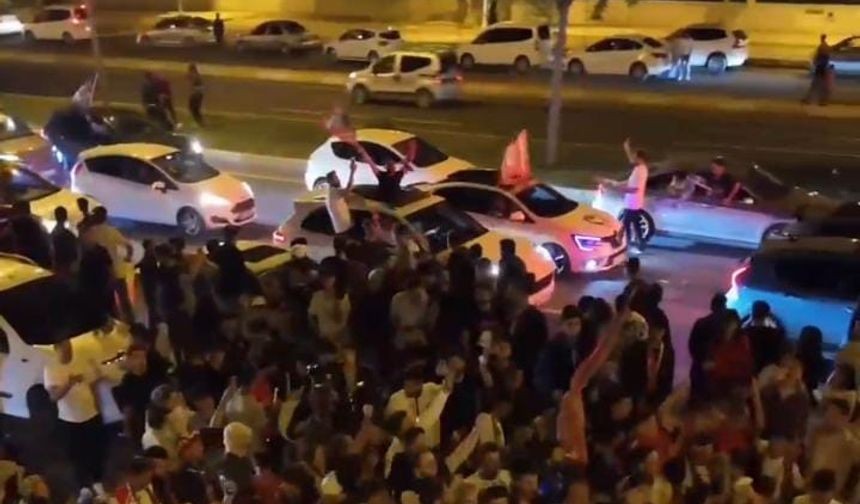 Diyarbakır'da kutlamalar gece yarısına kadar devam etti