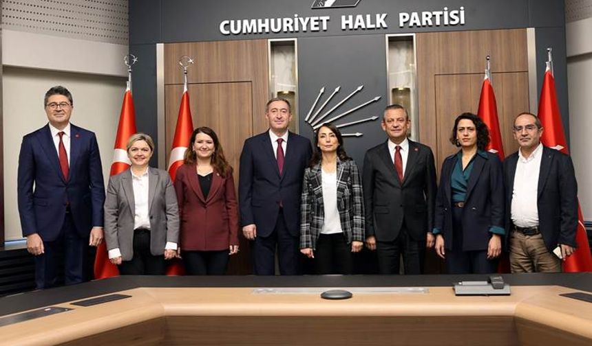 DEM Parti Eş Genel Başkanları CHP’yi ziyaret etti