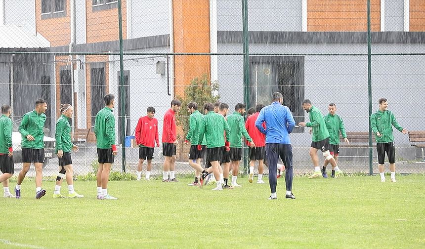Diyarbekirspor, yağmur çamur dinlemiyor