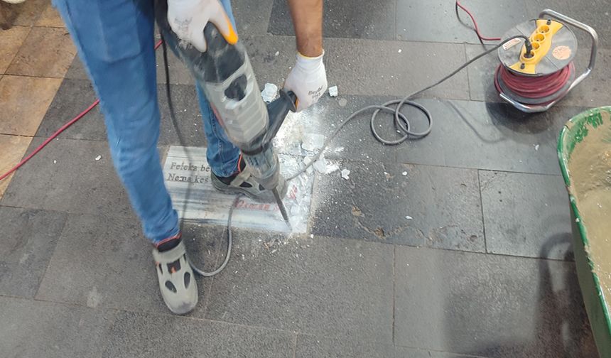 Diyarbakır’da Kürt şairlerinin beyitleri  kaldırıldı