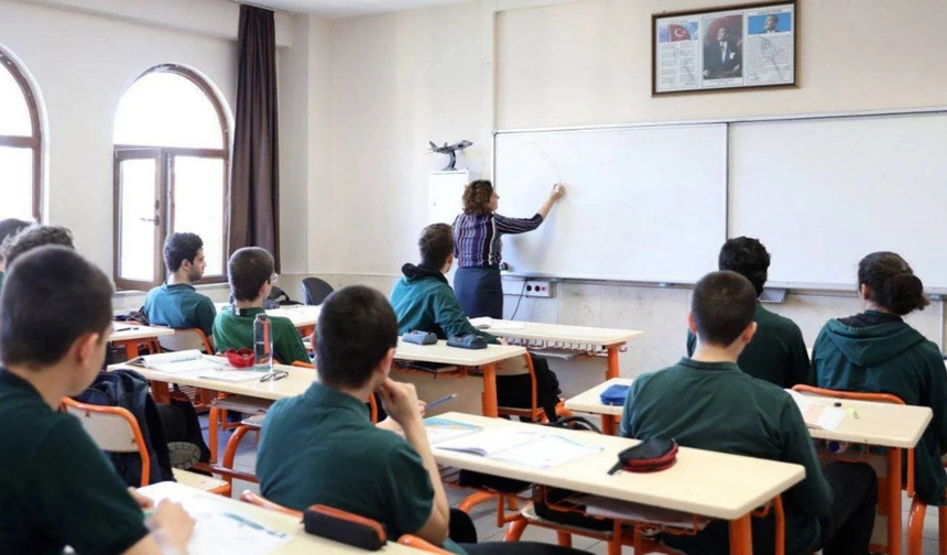Bakan Tekin: Zorunlu lise eğitimi 2 yıla inebilir