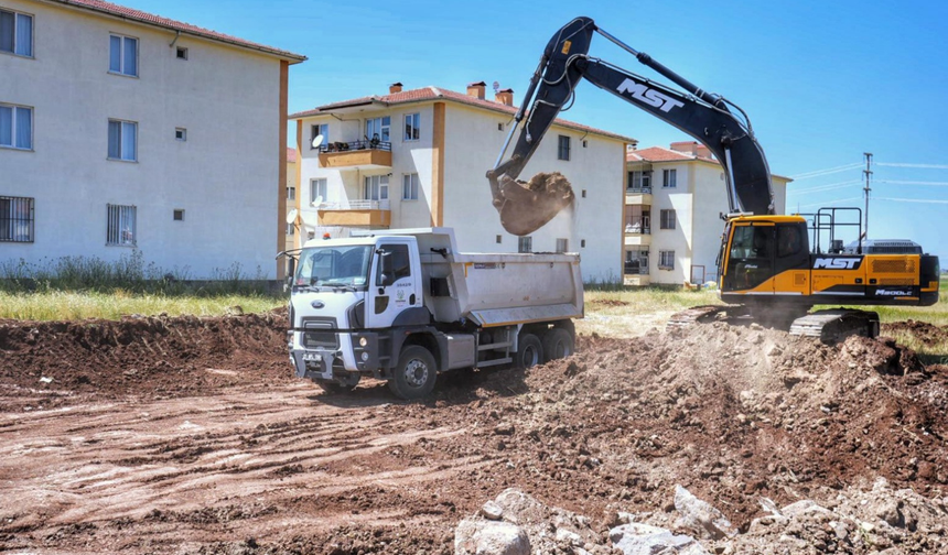 Diyarbakır Kayapınar’da afet konutlarına yol çalışması başladı