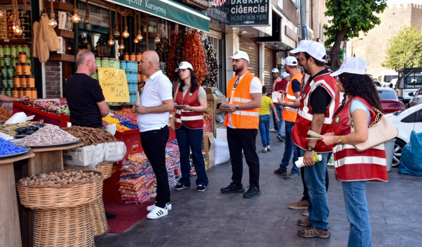 Diyarbakır’da esnafla el ele temizlik seferberliği